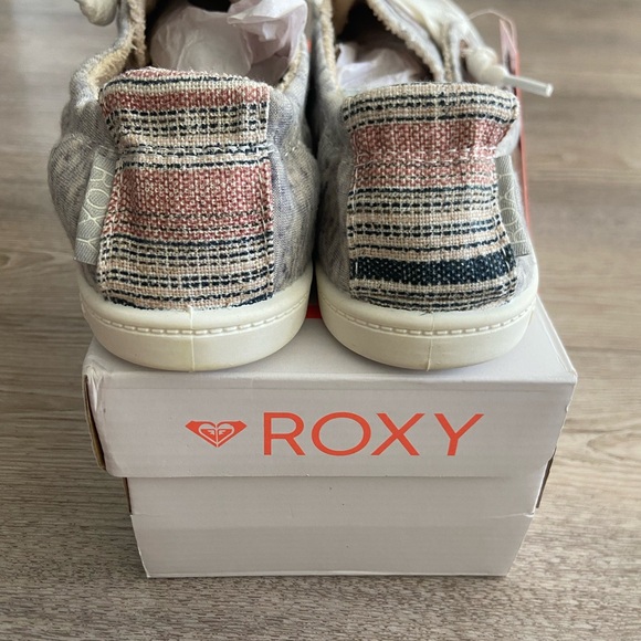 NWT - Grey Roxy Bayshore slip on sneakers - Picture 3 of 3
